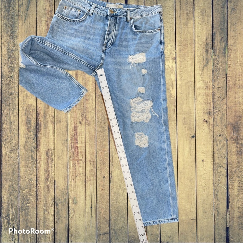 TOPSHOP Hayden Boyfriend Ripped Denim Jeans - Picture 4 of 9
